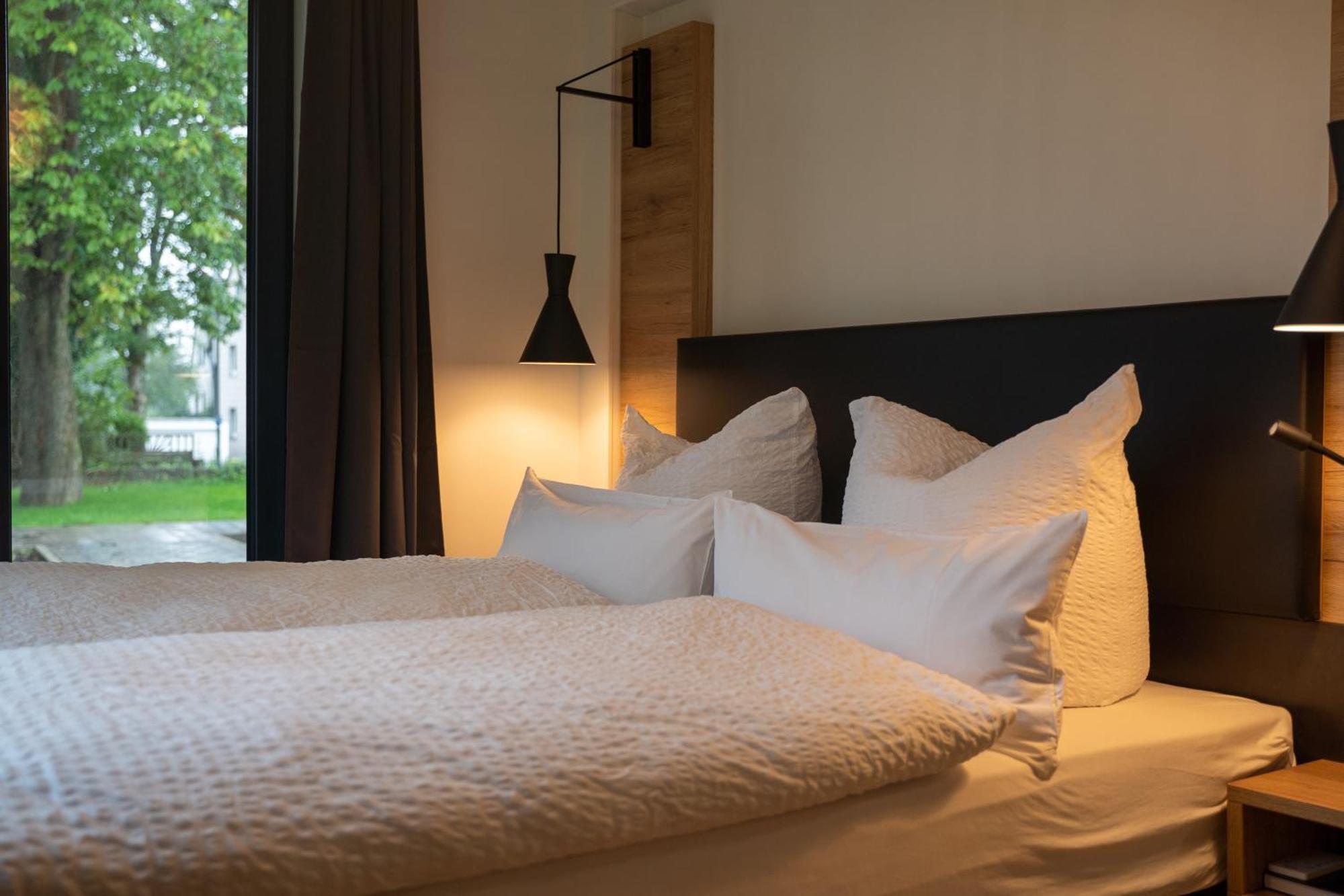 Hotel & Chalets By Revex Schwarzenbach am Wald Bagian luar foto